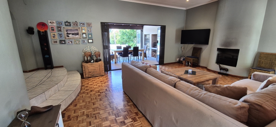 5 Bedroom Property for Sale in Table View Western Cape